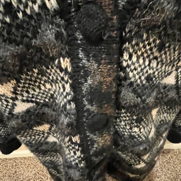 Peruvian Link Alpaca Cardigan Sweater
in Black & Stone, size XL - Picture 5 of 6